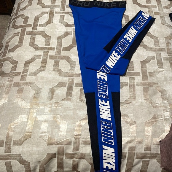 Nike Pants - Nike Pro Legging